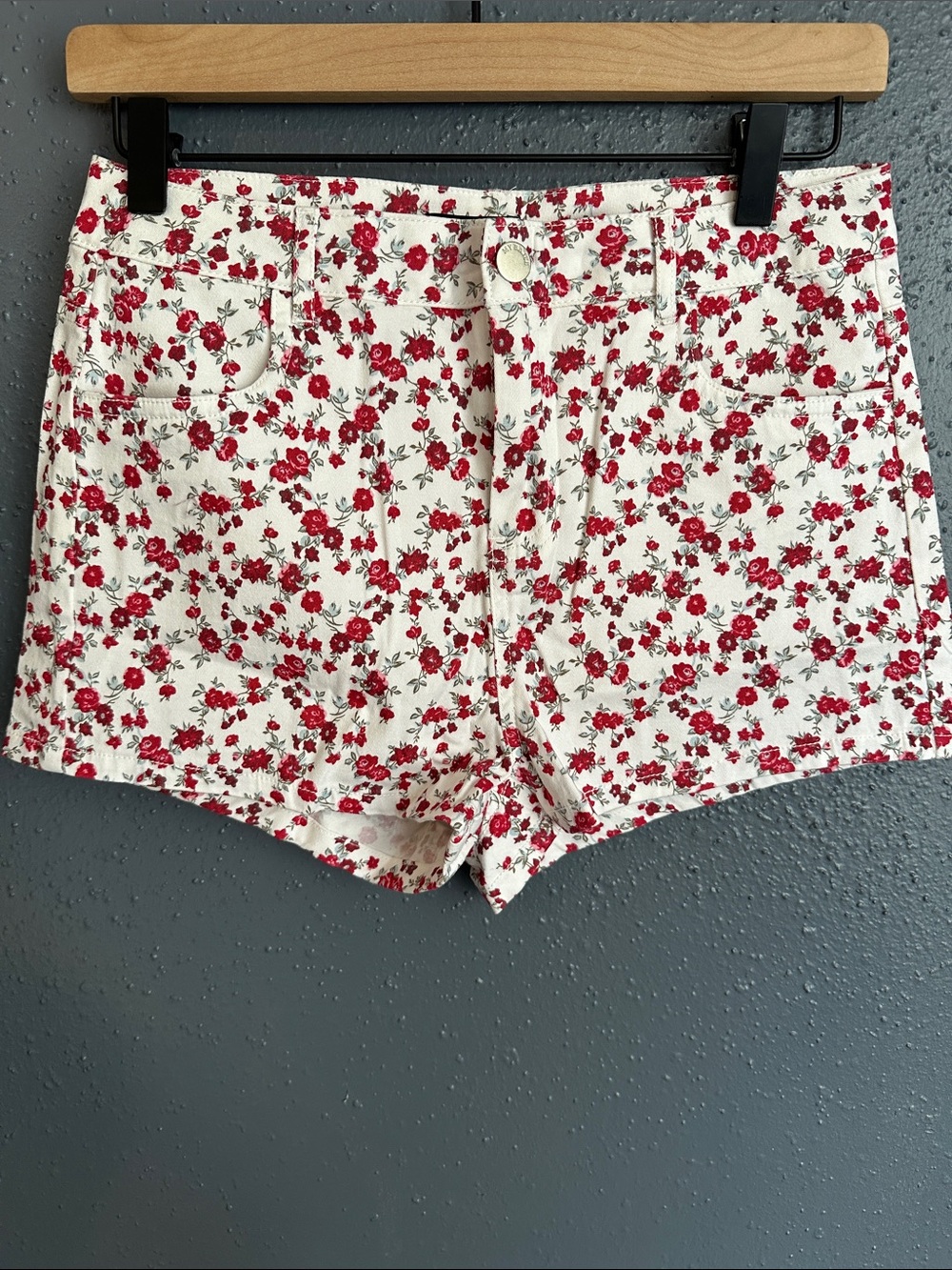 Floral Print Women's Shorts with Red Rose Pattern stretchy and comfortable